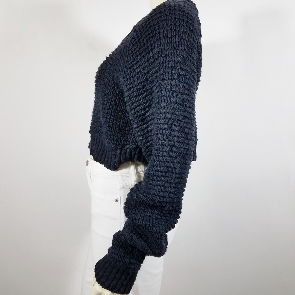 FREE PEOPLE Black Chunky Long Sleeve Crop Sweater - Picture 2 of 4